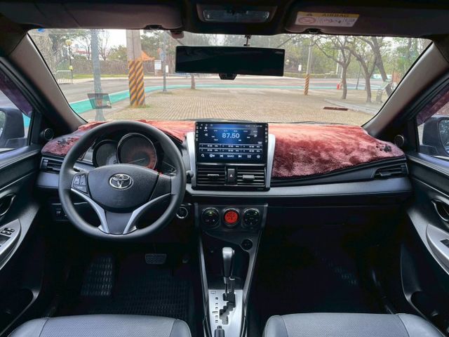 豪華版 I-KEY 恆溫 鋁圈 Push Start 倒車顯影 衛星導航  第10張相片