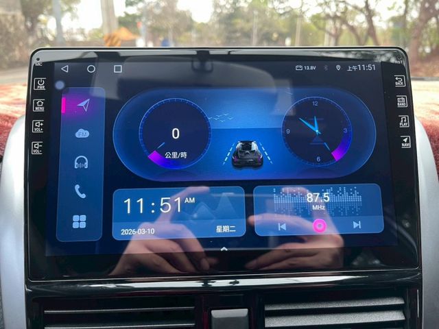 豪華版 I-KEY 恆溫 鋁圈 Push Start 倒車顯影 衛星導航  第14張相片