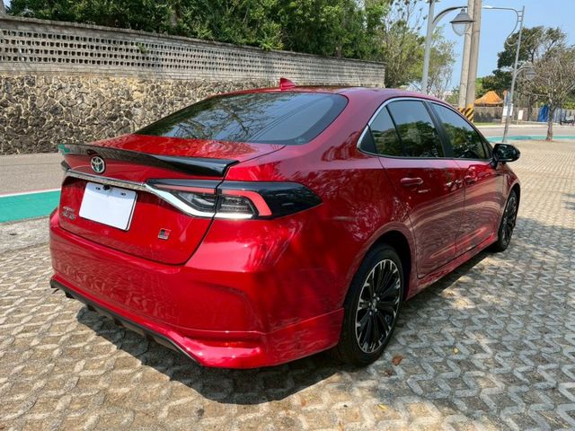 GR SPORT 獨立雙A臂懸吊 ACA主動轉向輔助 17吋鋁圈 ACC跟車 I-KEY 雙前跑車座椅 盲點偵測 定速  第14張相片