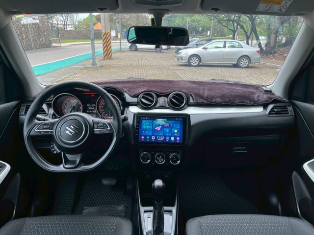 1.0 GLX 直列3缸 渦輪增壓 實跑5萬KM 里程保證 I-KEY 電動折疊後視鏡 換檔撥片  第8張相片