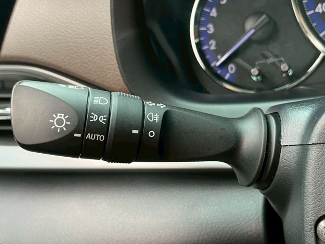 豪華版 I-KEY 免鑰匙 恆溫 實跑5萬KM 里程保證 代步車首選  第11張相片