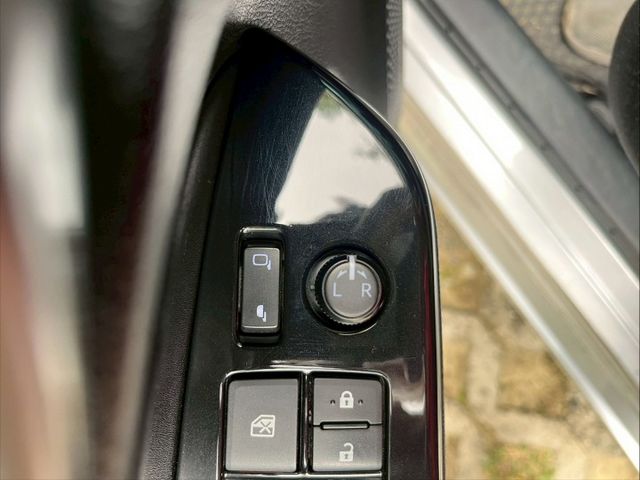 豪華版 I-KEY 免鑰匙 恆溫 實跑5萬KM 里程保證 代步車首選  第13張相片