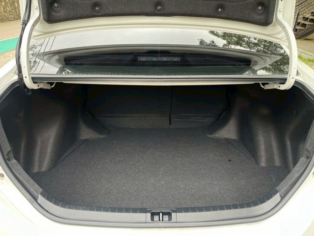 I-KEY免錀匙 / 定速 / 恆溫 / 里程保證 實跑7萬KM  第15張相片