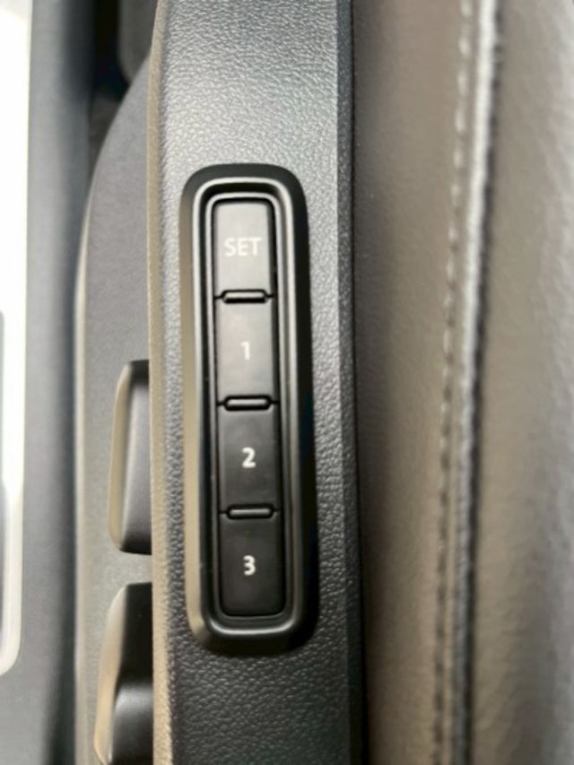 腳踢尾門 4WD 原廠保養 四條輪胎+煞車皮全新  第7張相片