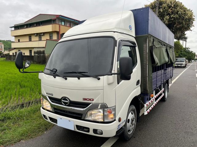 超長軸 14尺 里程僅跑1.5萬KM 里程保證 加裝昇降機、油壓尾門、總重升級5噸、免尿素  第3張相片