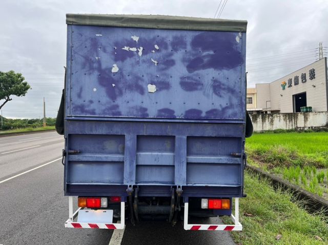 超長軸 14尺 里程僅跑1.5萬KM 里程保證 加裝昇降機、油壓尾門、總重升級5噸、免尿素  第5張相片