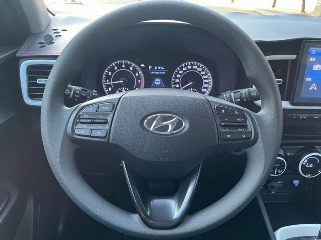 GLC版 LED日行燈/尾燈 恆溫 I-KEY 免鑰匙 定速 倒車顯影 AEB自動緊急煞車 遠光燈自動控制  第7張相片