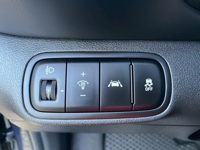 GLC版 LED日行燈/尾燈 恆溫 I-KEY 免鑰匙 定速 倒車顯影 AEB自動緊急煞車 遠光燈自動控制  第11張相片