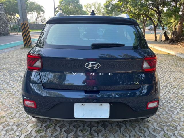 GLC版 LED日行燈/尾燈 恆溫 I-KEY 免鑰匙 定速 倒車顯影 AEB自動緊急煞車 遠光燈自動控制  第12張相片