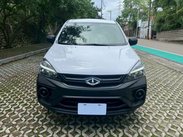 實跑1萬多KM 里程保證 新車味重 附前後行車記錄器 斜坡起步輔助 煞車力道輔助  胎壓偵測  第2張相片