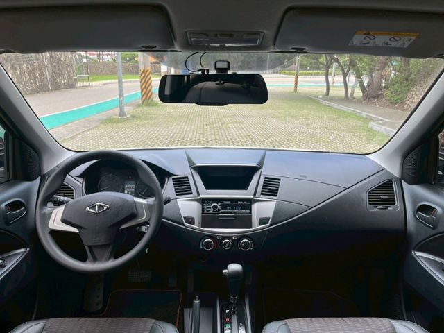 實跑1萬多KM 里程保證 新車味重 附前後行車記錄器 斜坡起步輔助 煞車力道輔助  胎壓偵測  第3張相片