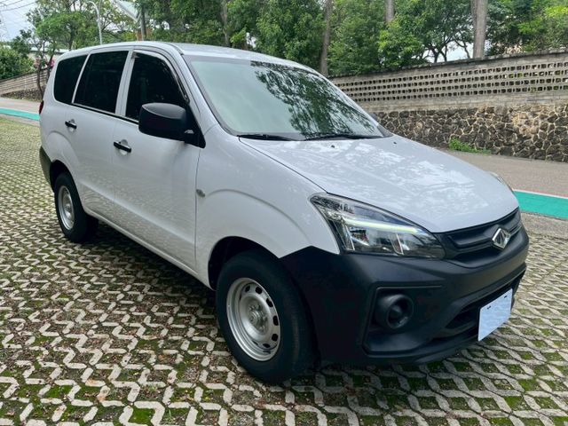 實跑1萬多KM 里程保證 新車味重 附前後行車記錄器 斜坡起步輔助 煞車力道輔助  胎壓偵測  第8張相片