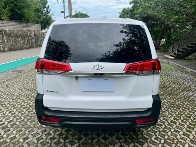 實跑1萬多KM 里程保證 新車味重 附前後行車記錄器 斜坡起步輔助 煞車力道輔助  胎壓偵測  第14張相片