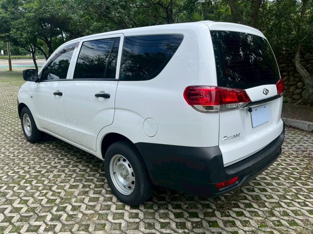 實跑1萬多KM 里程保證 新車味重 附前後行車記錄器 斜坡起步輔助 煞車力道輔助  胎壓偵測  第18張相片