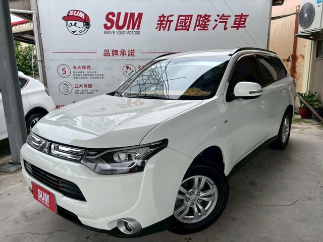 前後行車記錄器 無線車充 APPLE CAR PLAY 後座前後滑移/傾角調整 最便宜的休旅車 空間大 安全性高  第1張相片
