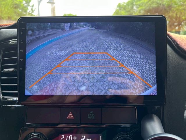 前後行車記錄器 無線車充 APPLE CAR PLAY 後座前後滑移/傾角調整 最便宜的休旅車 空間大 安全性高  第11張相片