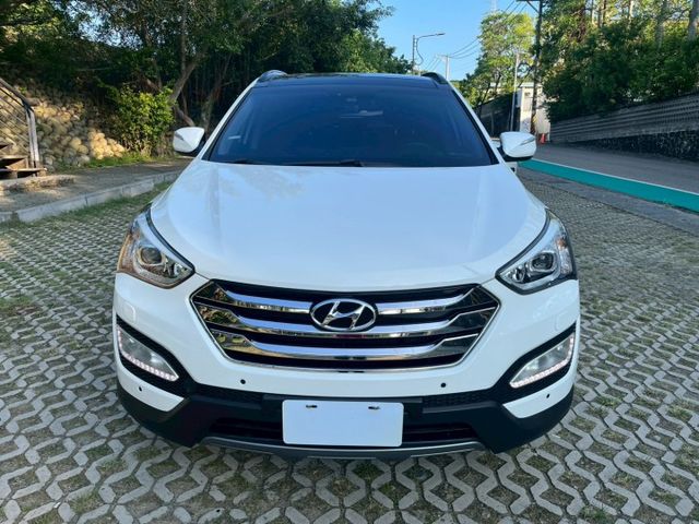 4WD 全景天窗 6安 自動停車系統 盲點偵測 雙前座電熱椅 HID頭燈 LED尾燈  第3張相片