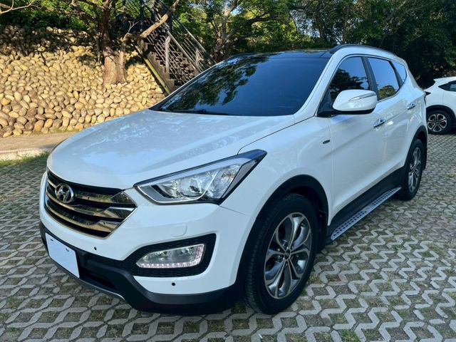4WD 全景天窗 6安 自動停車系統 盲點偵測 雙前座電熱椅 HID頭燈 LED尾燈  第5張相片