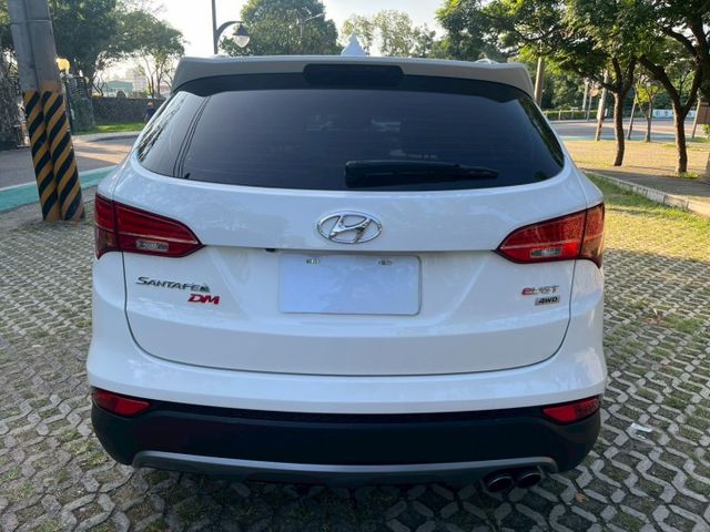 4WD 全景天窗 6安 自動停車系統 盲點偵測 雙前座電熱椅 HID頭燈 LED尾燈  第13張相片