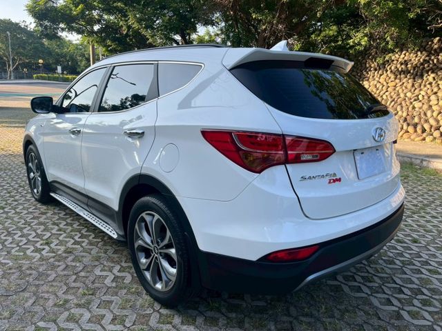4WD 全景天窗 6安 自動停車系統 盲點偵測 雙前座電熱椅 HID頭燈 LED尾燈  第17張相片