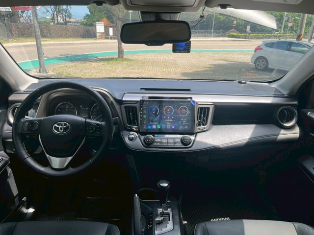 2.0 尊爵版 LED頭燈 定速 恆溫 TSS主動式安全防護 CAR PLAY 抗UV玻璃 ECO MODE/SPORT  第7張相片