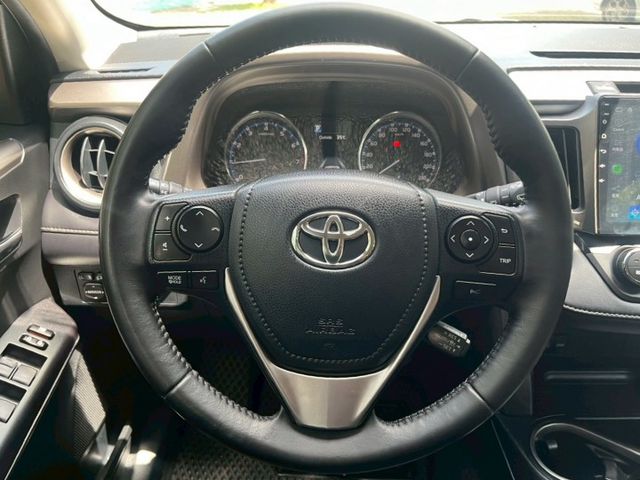 2.0 尊爵版 LED頭燈 定速 恆溫 TSS主動式安全防護 CAR PLAY 抗UV玻璃 ECO MODE/SPORT  第8張相片