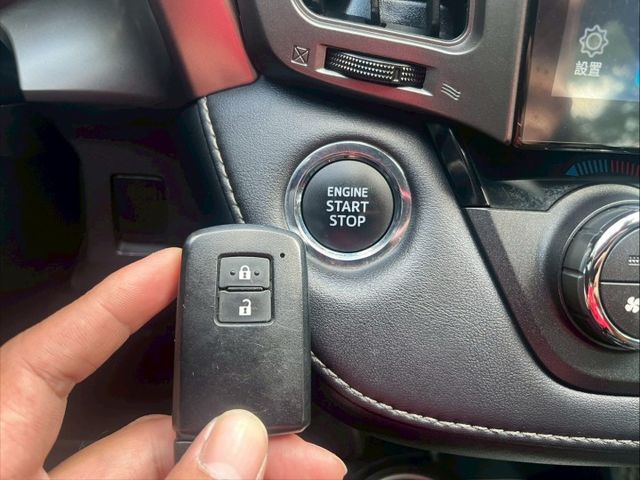 2.0 尊爵版 LED頭燈 定速 恆溫 TSS主動式安全防護 CAR PLAY 抗UV玻璃 ECO MODE/SPORT  第17張相片