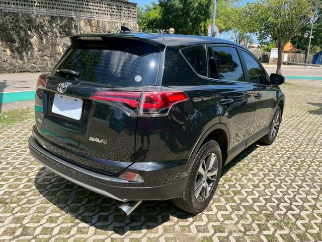 2.0 尊爵版 LED頭燈 定速 恆溫 TSS主動式安全防護 CAR PLAY 抗UV玻璃 ECO MODE/SPORT  第20張相片