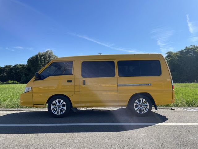 8人座 正時皮帶已更換完畢 全車全新隔熱紙 買回去無需再花錢 !!  第2張相片