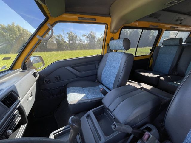 8人座 正時皮帶已更換完畢 全車全新隔熱紙 買回去無需再花錢 !!  第6張相片