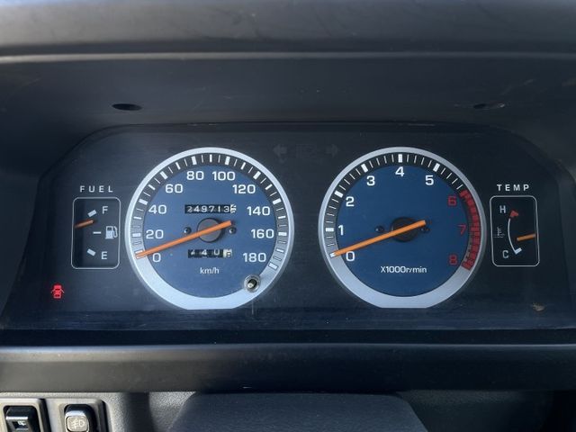 8人座 正時皮帶已更換完畢 全車全新隔熱紙 買回去無需再花錢 !!  第9張相片