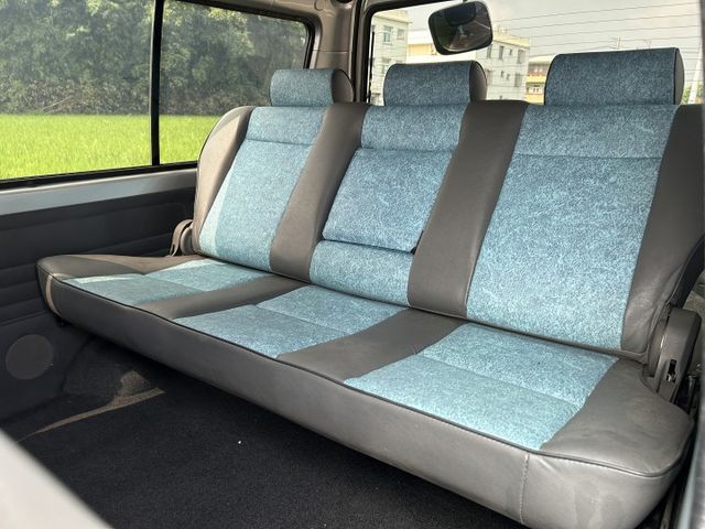 8人座/座椅很新/引擎外觀都整理好/按時保養車況優質  第8張相片