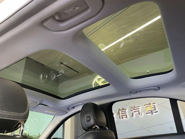 低里程/全車原鈑件/盲點/摸門/全景天窗/LED頭燈/柏林之音/定速  第13張相片