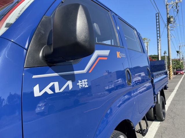 《6人座雙廂》 全車如新/升降機/全車原鈑件/原廠檢查無待修/即日起購買贈送4路行車紀錄器  第4張相片