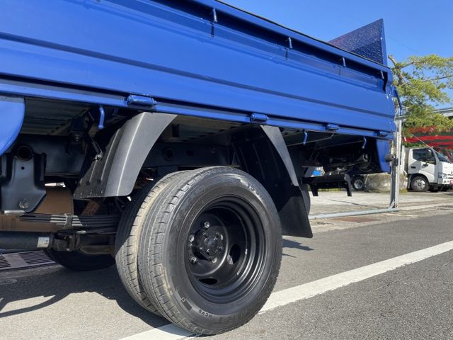 《6人座雙廂》 全車如新/升降機/全車原鈑件/原廠檢查無待修/即日起購買贈送4路行車紀錄器  第8張相片