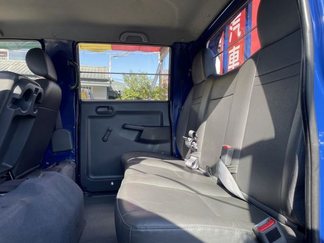 《6人座雙廂》 全車如新/升降機/全車原鈑件/原廠檢查無待修/即日起購買贈送4路行車紀錄器  第14張相片