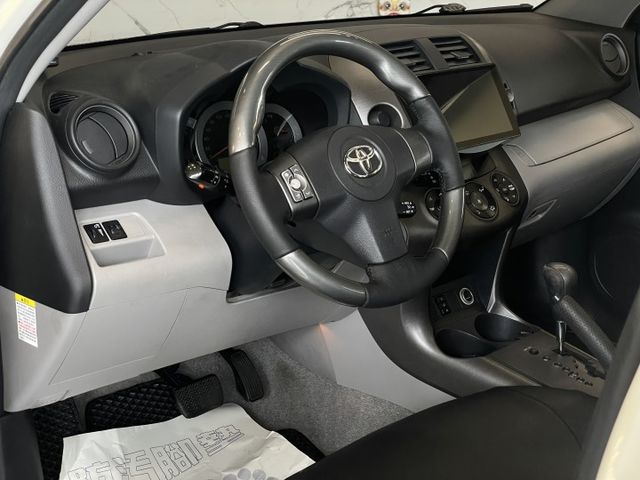 一年僅跑7000公里 / 電動天窗 / 車頂行李架 / 電動後視鏡 / 倒車影像  第4張相片