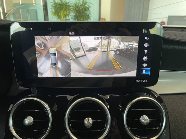 四輪驅動/23P跟車系統/自動停車/I-KEY/盲點/360環景/電動尾門/電動記憶座椅  第13張相片