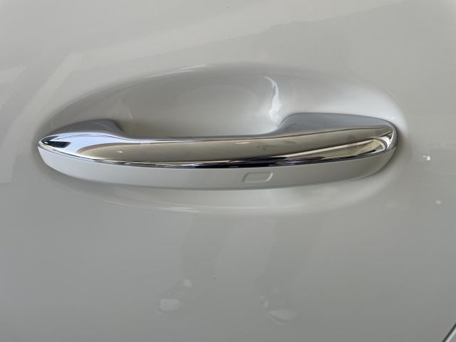 四輪驅動/23P跟車系統/自動停車/I-KEY/盲點/360環景/電動尾門/電動記憶座椅  第17張相片