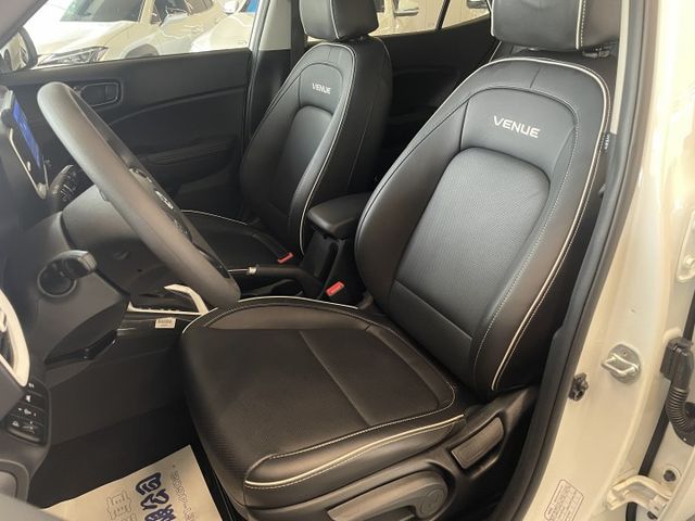 GLC版/一年僅跑8500公里/I-KEY/車道偏移/巡跡防滑/CarPlay  第5張相片