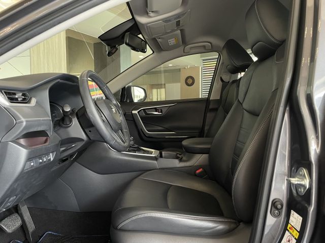 旗艦版/ACC跟車/車偏/盲點/360環景/雙前記憶電熱椅/雙區恆溫/摸門/電尾門  第8張相片