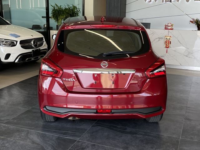 豪華版/倒車顯影/抬頭顯示器/省油省稅/代步車首選  第5張相片