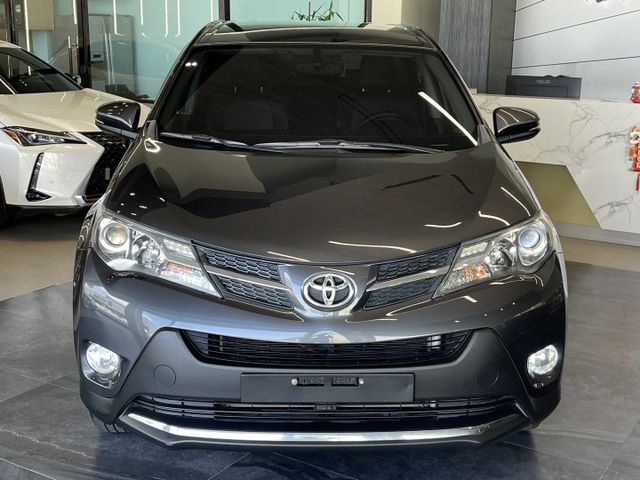 旅行式/定速/方向盤快控/分區空調/倒車雷達/駕駛座電動椅/電動後視鏡/摸門  第2張相片