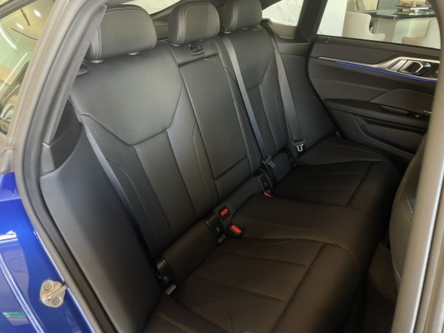 430i M Sport/5AU/環景/盲點/自動停車/HUD抬顯/電尾門/雙前電動跑車椅/換檔撥片/天窗/摸門  第9張相片