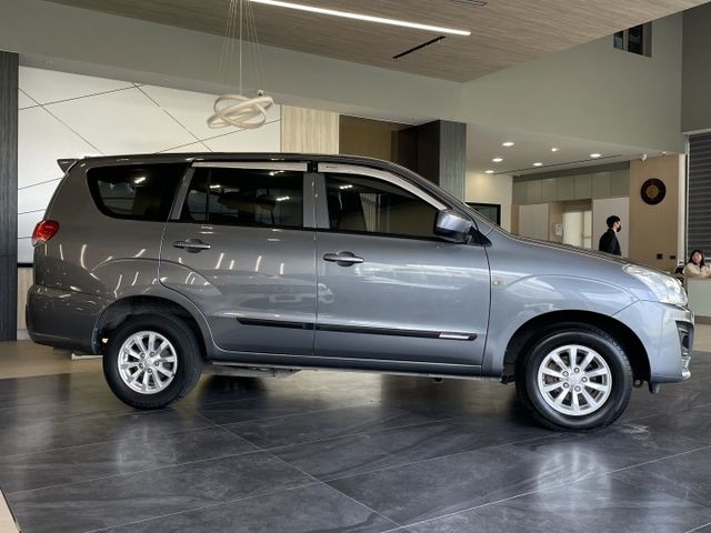 定速/後視鏡型倒車顯影/胎壓監控/後座出風口/後座前後滑移傾角調整/座椅保持完美/  第3張相片