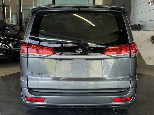 定速/後視鏡型倒車顯影/胎壓監控/後座出風口/後座前後滑移傾角調整/座椅保持完美/  第5張相片