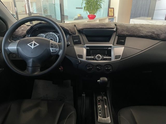 定速/後視鏡型倒車顯影/胎壓監控/後座出風口/後座前後滑移傾角調整/座椅保持完美/  第13張相片