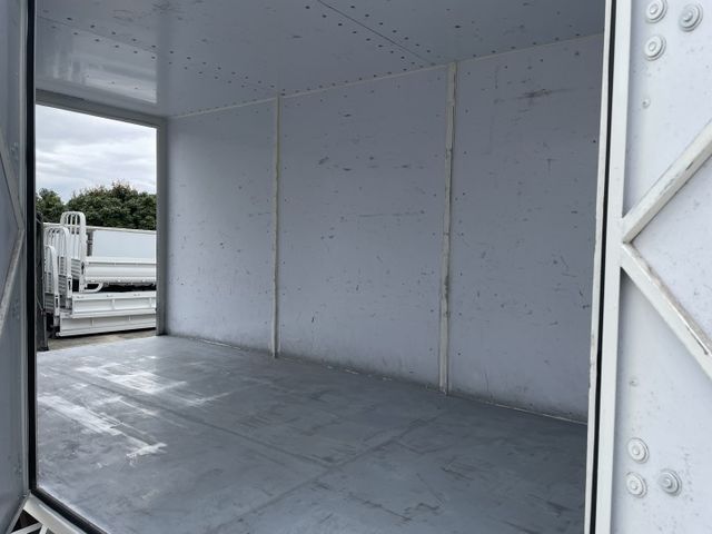 市場稀有14呎鐵箱/視野輔助/倒車雷達/內外裝保持狀況良好/全車無待修  第8張相片