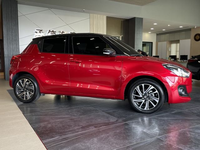 GLX版/年均8600公里/ACC跟車/車偏/防滑/盲點/倒車顯影/換檔撥片/I-KEY/原廠保固中  第3張相片