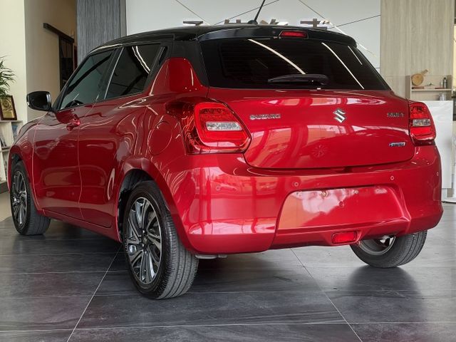 GLX版/年均8600公里/ACC跟車/車偏/防滑/盲點/倒車顯影/換檔撥片/I-KEY/原廠保固中  第4張相片